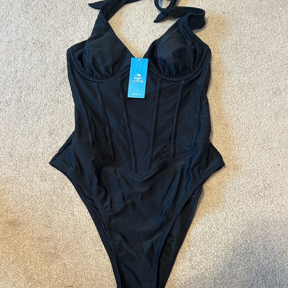 Cupshe Binding Halterneck One-Piece Swimsuit